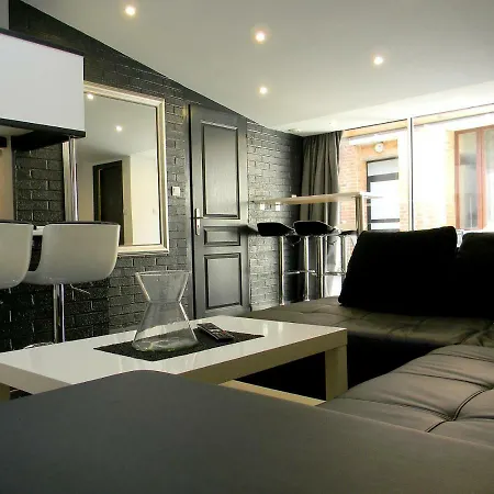 52 Grand Place Apartment
